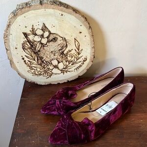 ❤️FINAL SALE❤️ NWT Express Purple Crushed Velvet Pointed Toe Bow Flats Size 6